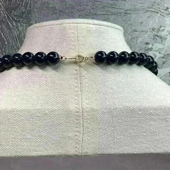 Vintage Faux Pearl and Black Beaded Necklace - Picture 2 of 2
